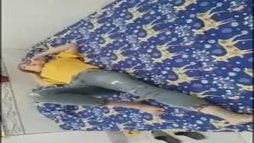 Gadis Cantik Pasrah Goyang Kasur Kamar Kost