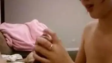Gadis Pembantu Cantik Pasrah Goyang Kasur