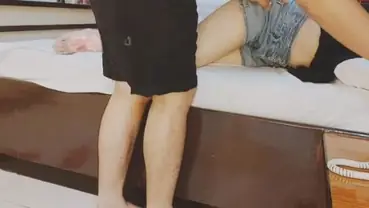 Ganggu Pacar Yang Lagi Tidur Di Kasur Kamar Kost